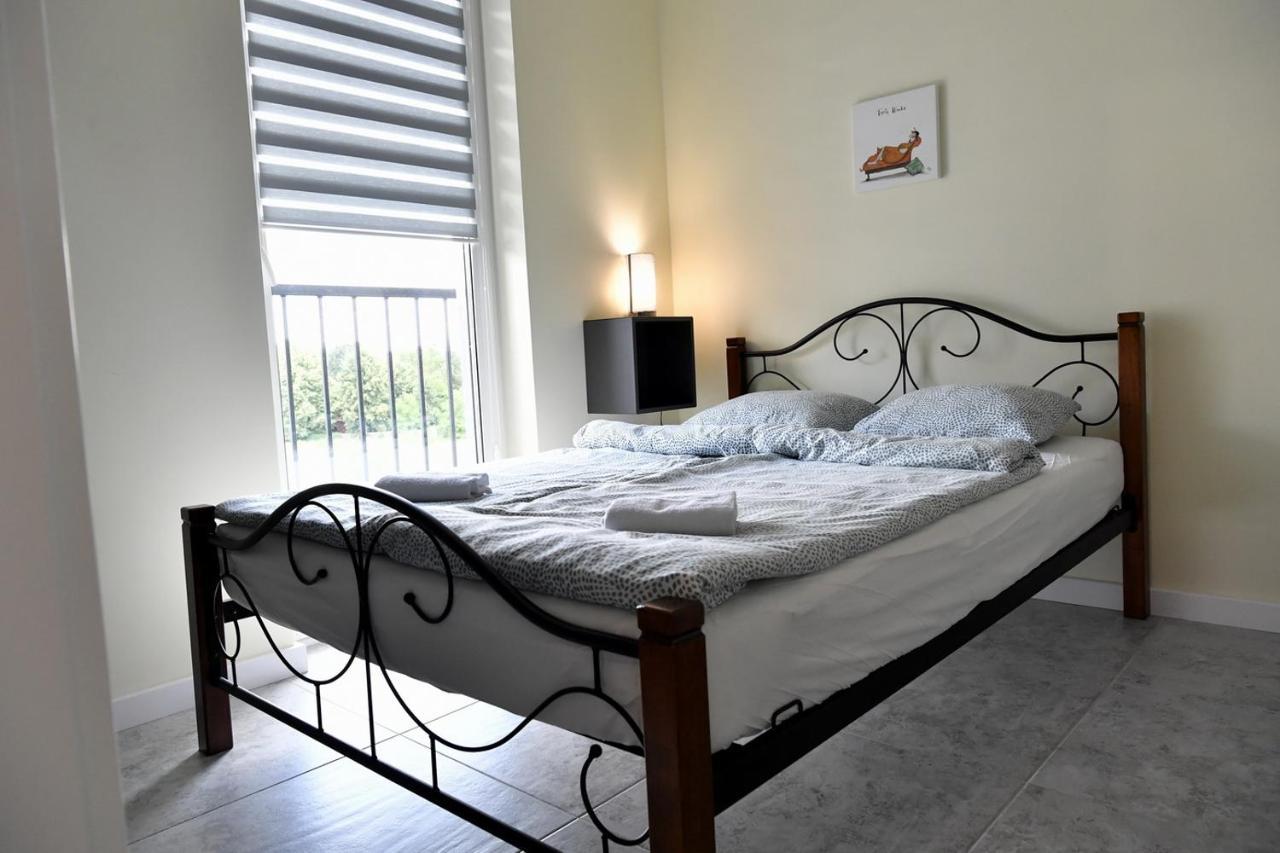 Apartment Ach To Tu! *